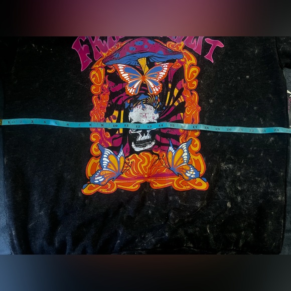 No Boundaries Free Spirit Graphic Women's Sweater - Black and Multicolor - Picture 6 of 9